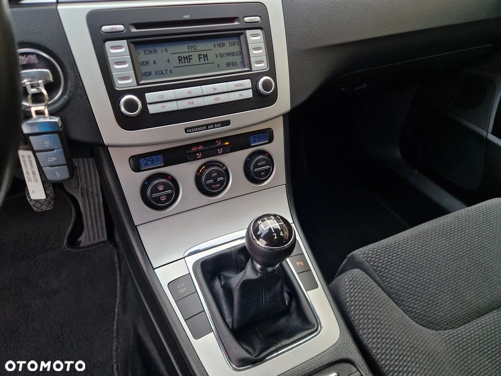 Volkswagen Passat 1.9 TDI Comfortline - 30