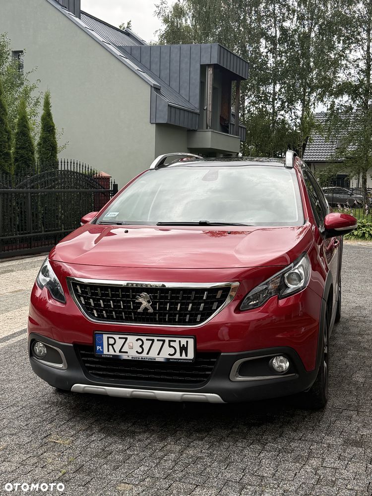 Peugeot 2008 1.2 Pure Tech GPF Allure S&S EAT6 - 1