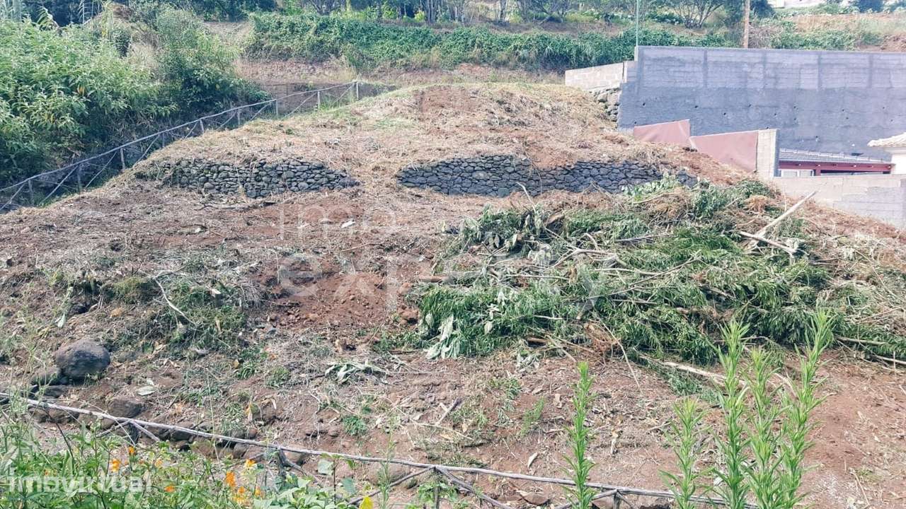 Terreno rústico com 450m² em Gaula, Santa Cruz, Madeira - Grande imagem: 2/9