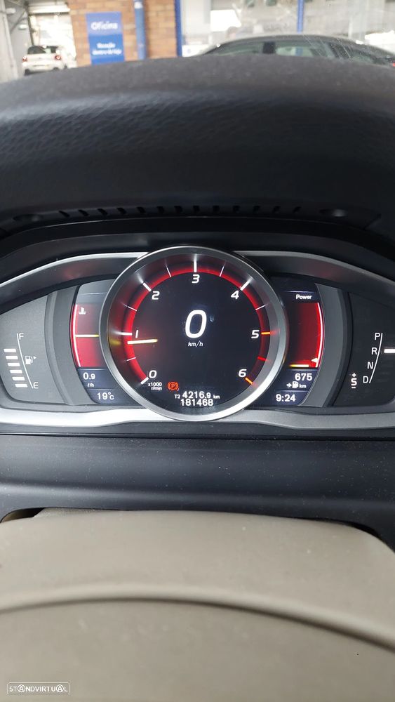 Volvo XC 70 D4 Geartronic Momentum - 11