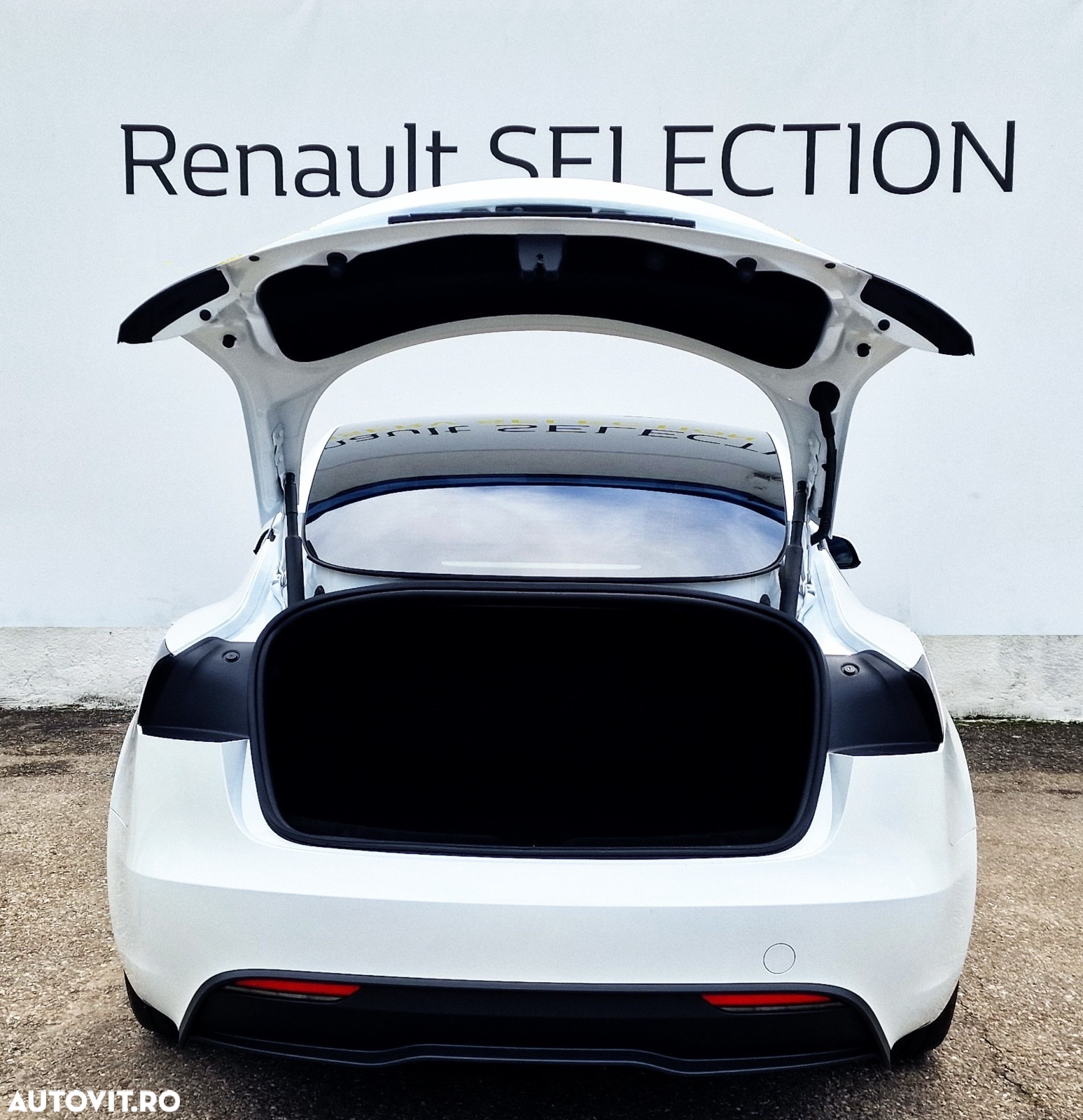 Tesla Model 3 Long Range - 4