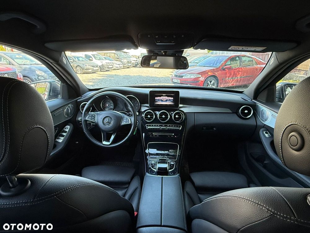 Mercedes-Benz Klasa C 220 d 4-Matic 9G-TRONIC - 28