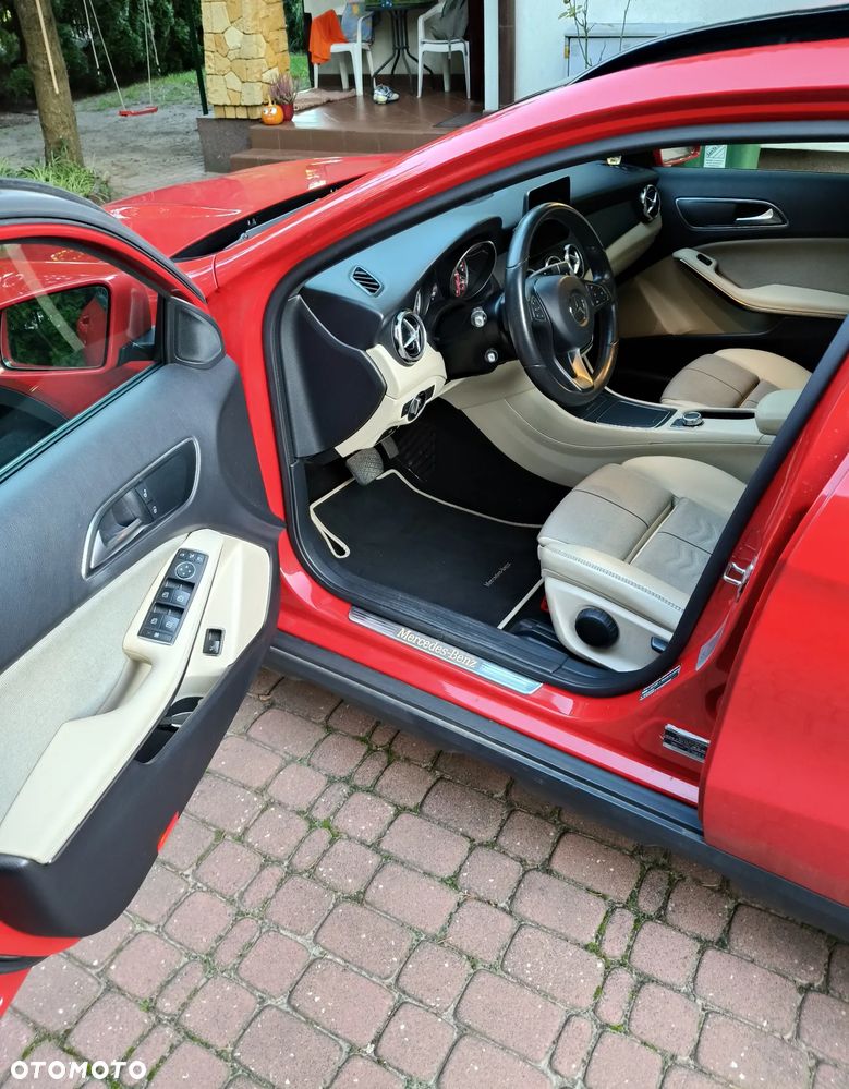 Mercedes-Benz GLA 180 7G-DCT Style - 8