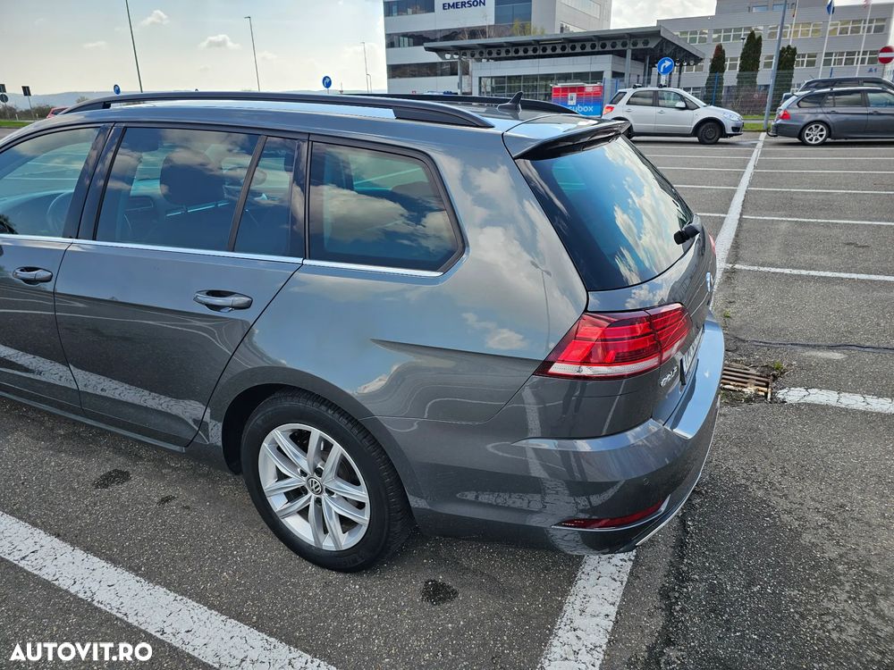 Volkswagen Golf - 8