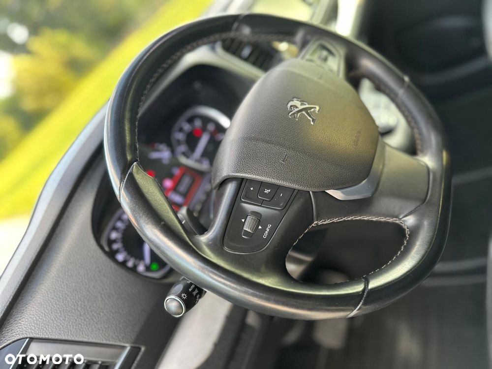 Peugeot Traveller L2 2.0 EAT8 Business VIP - 10