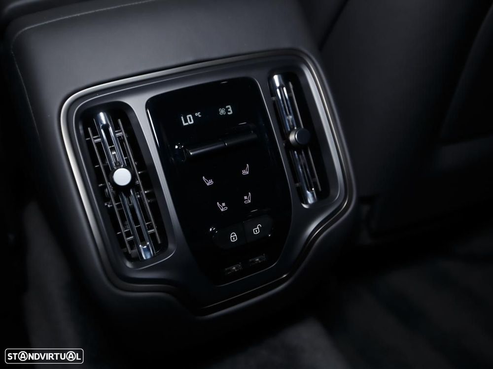 Aston Martin DBX 707 - 13