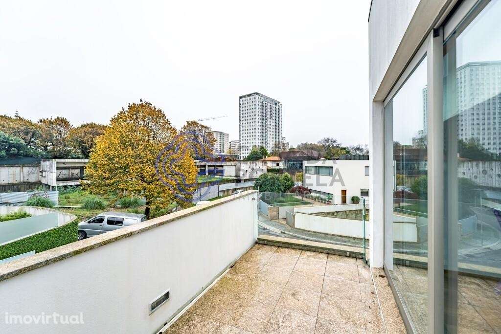 Moradia T4 à venda junto ao Parque da Cidade em Aldoar no Porto - Grande imagem: 4/29