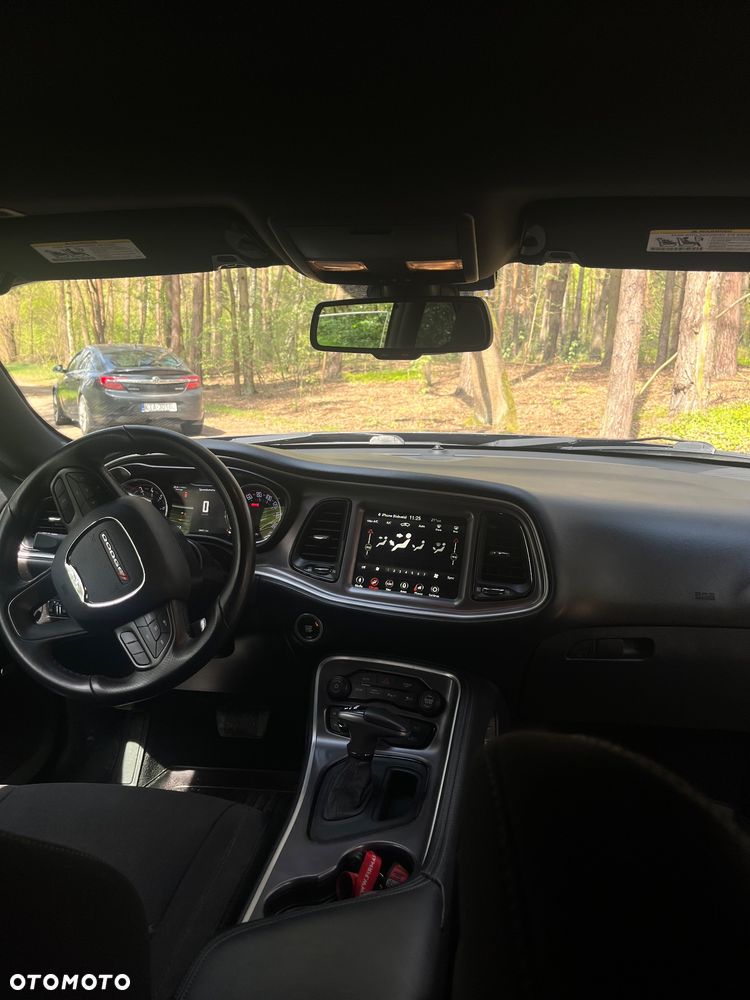 Dodge Challenger - 14