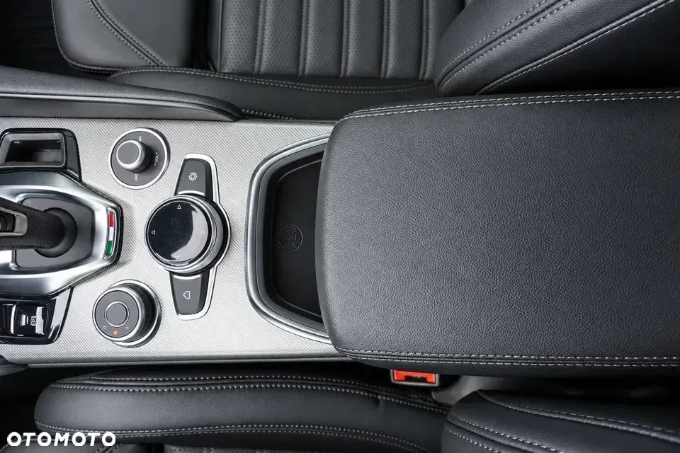 Alfa Romeo Giulia 2.0 Turbo Veloce Q4 - 26