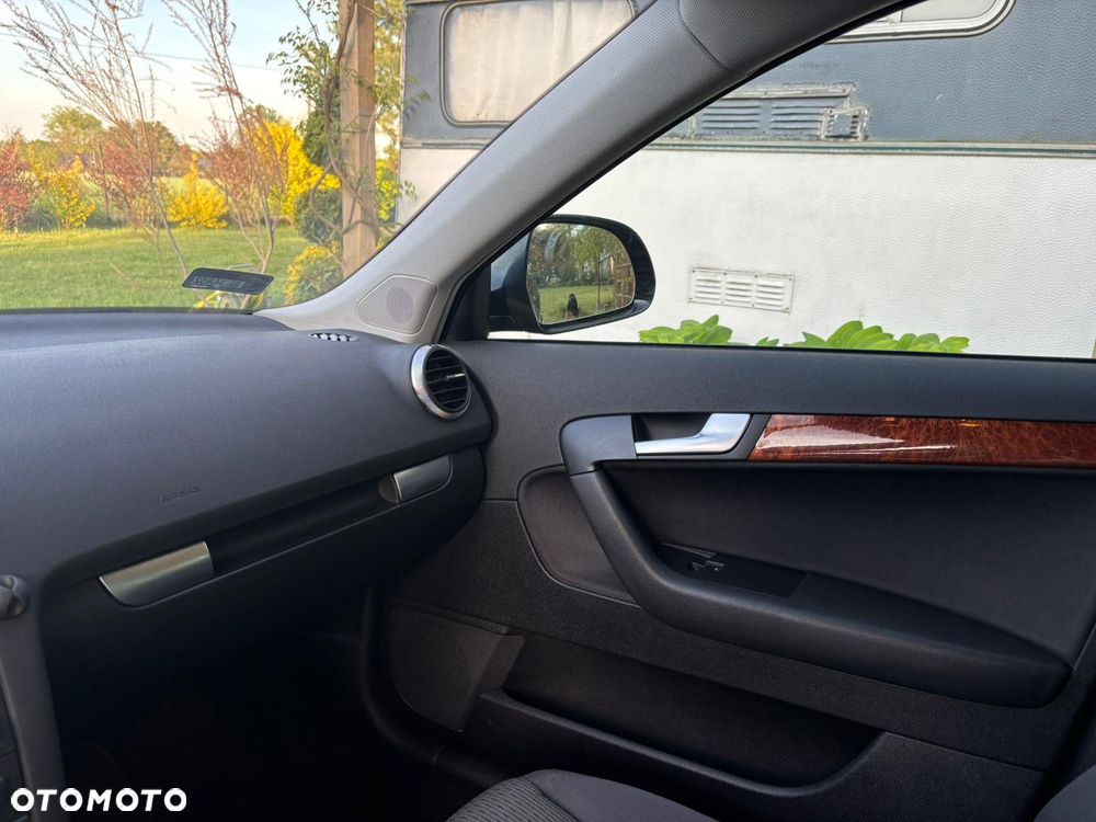 Audi A3 Sportback 2.0 TDI DPF Ambition - 12