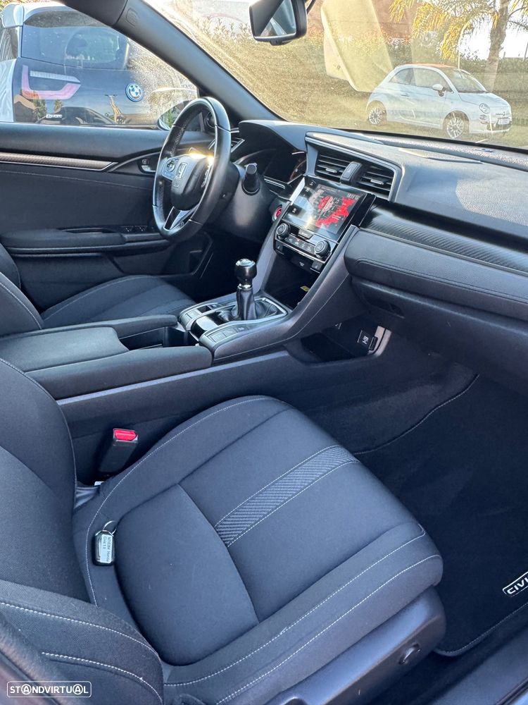 Honda Civic 1.5 i-VTEC Sport Plus - 24