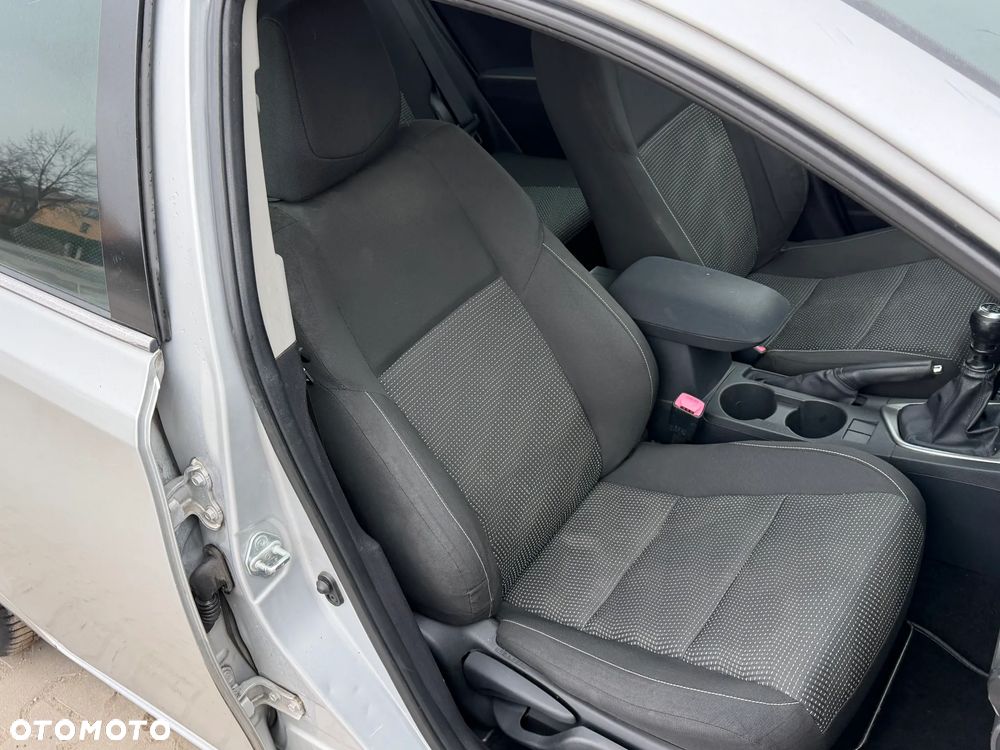 Toyota Auris 1.4 D-4D Design Edition - 15