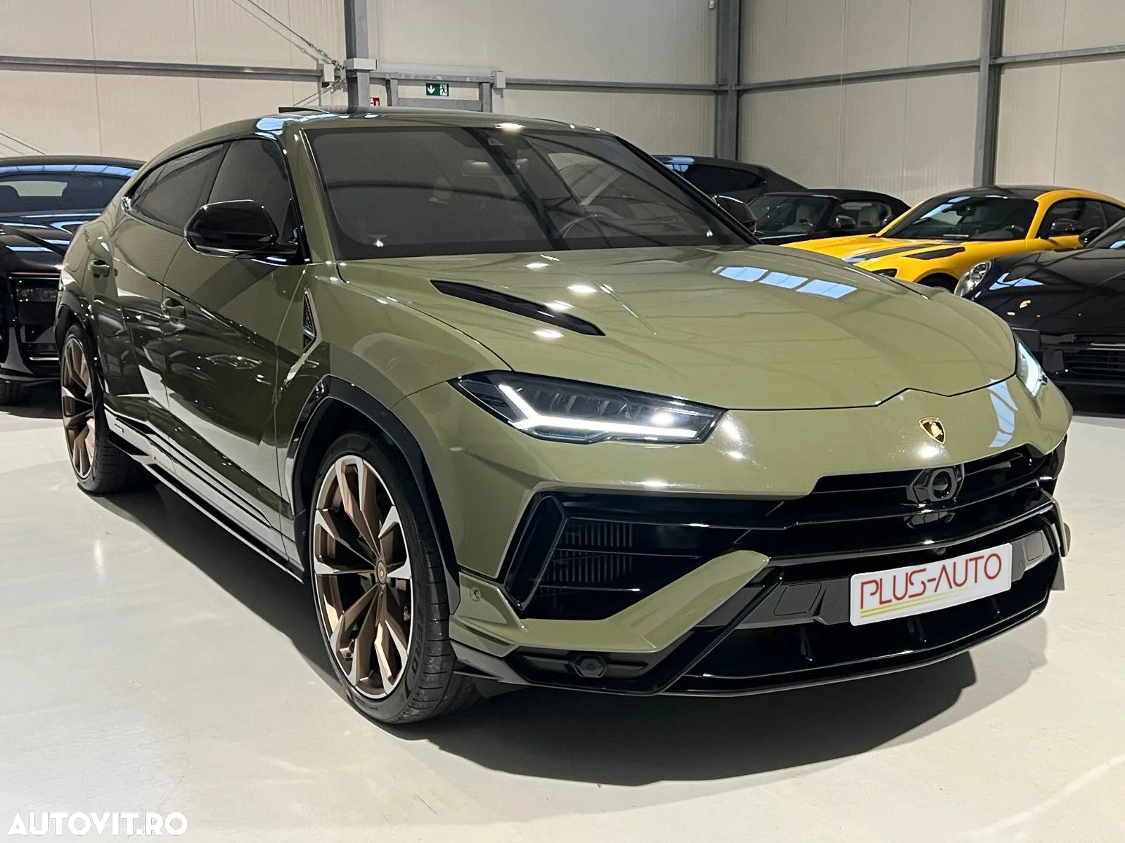 Lamborghini URUS Standard - 3