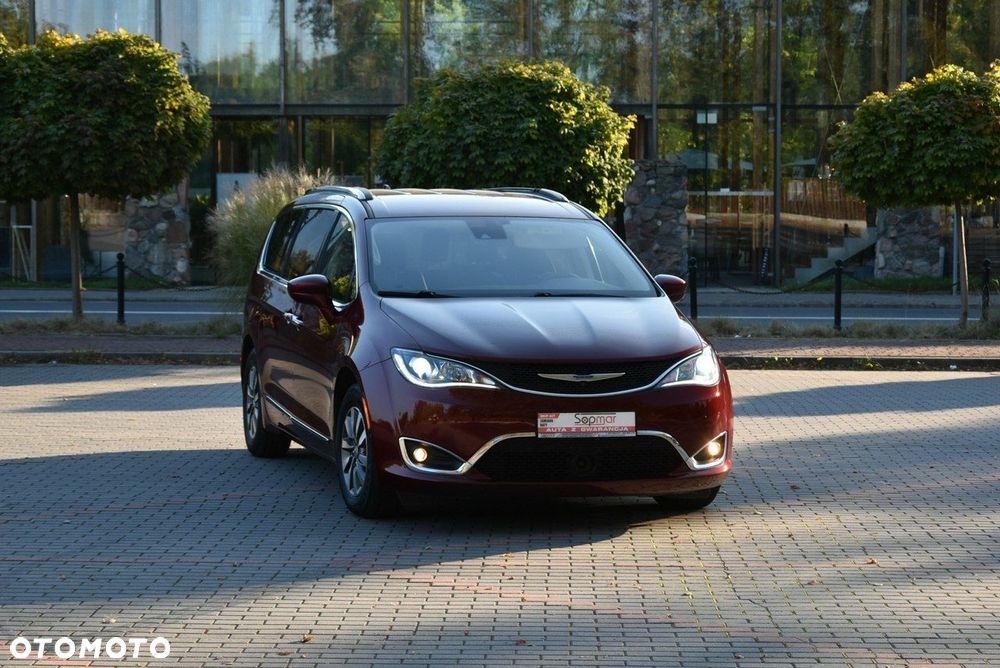 Chrysler Pacifica - 7