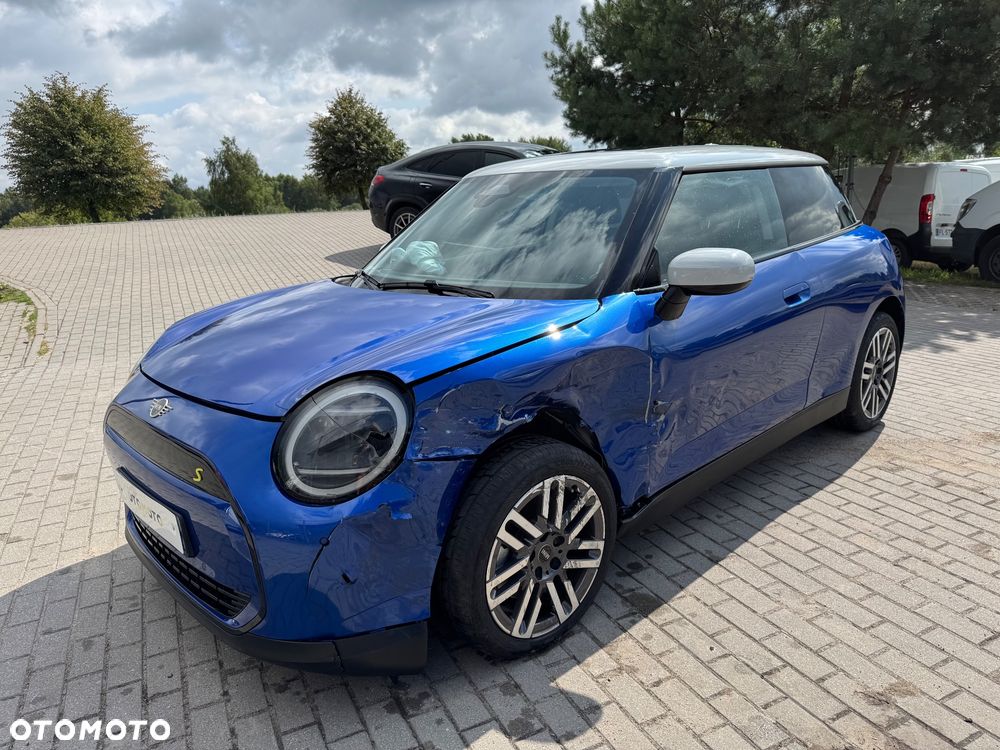 MINI Cooper SE Classic Trim - 5