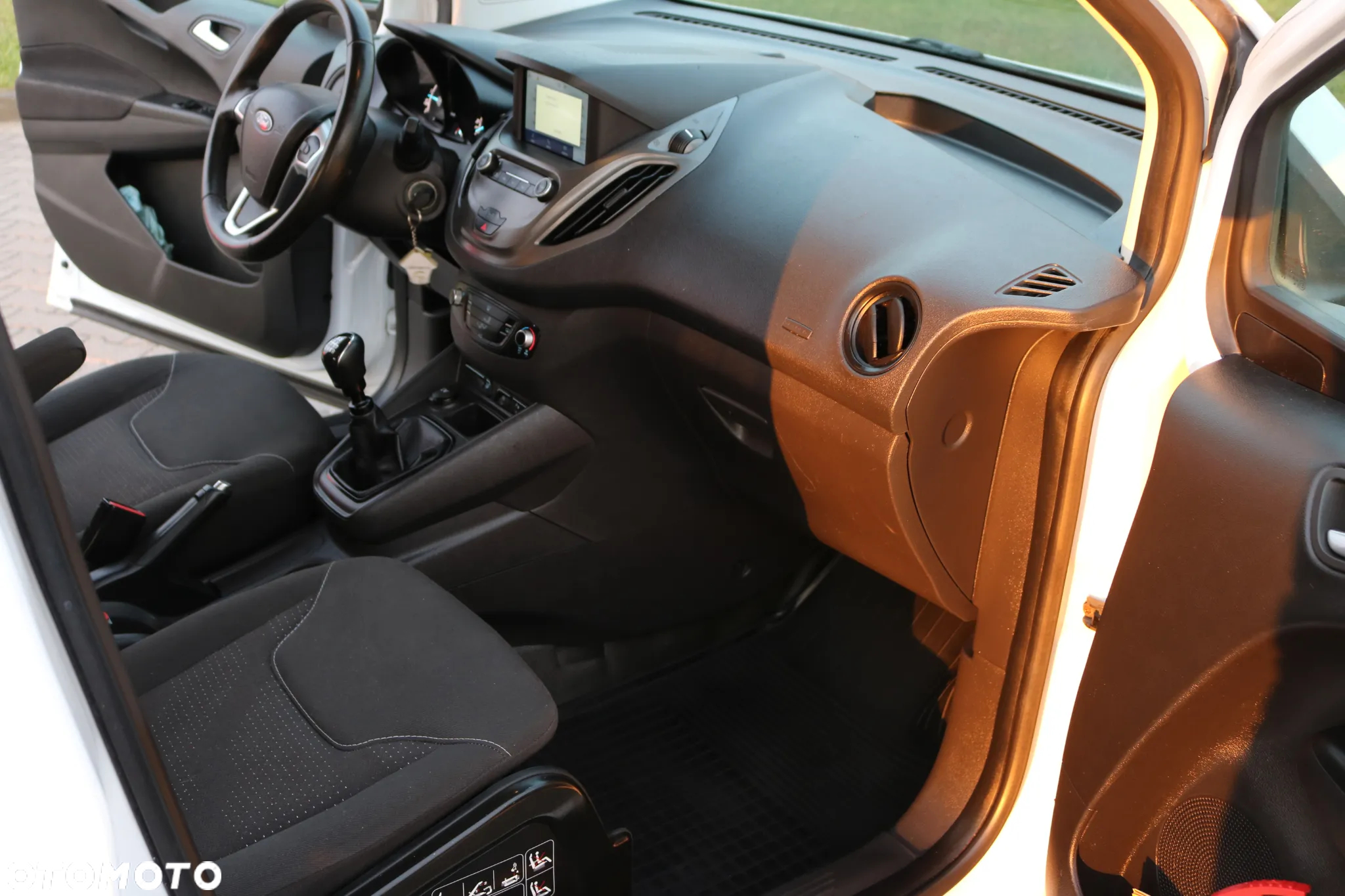 Ford Courier - 18