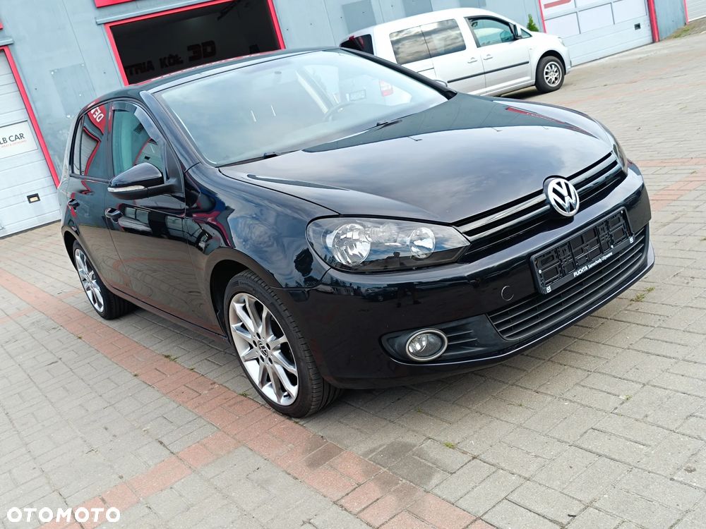 Volkswagen Golf - 1