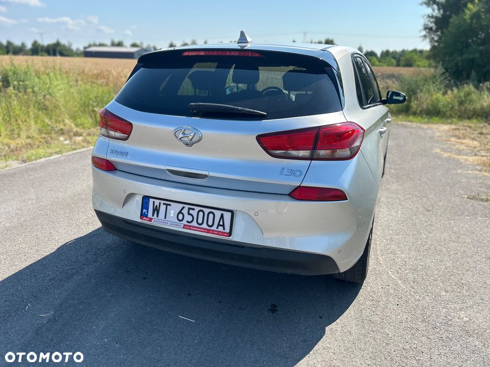 Hyundai i30 1.4 T-GDI Comfort DCT - 11