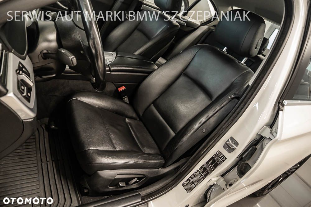 BMW Seria 5 520d xDrive - 22