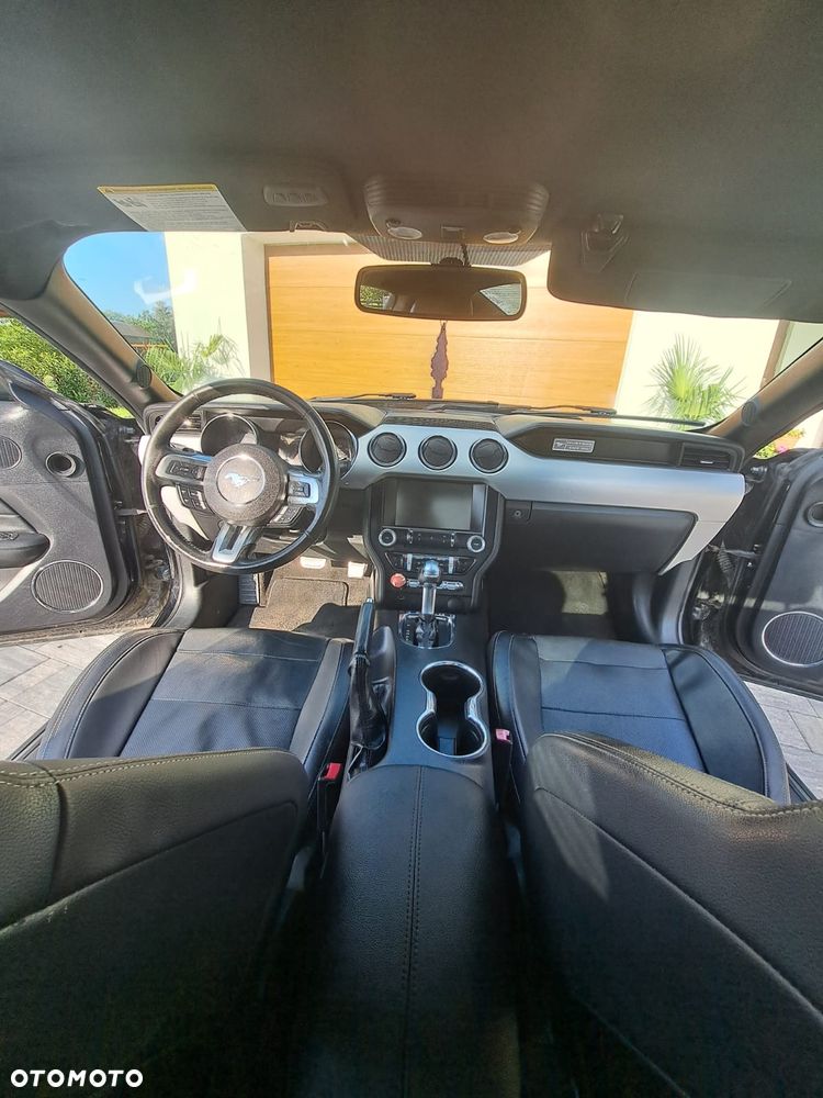 Ford Mustang - 21