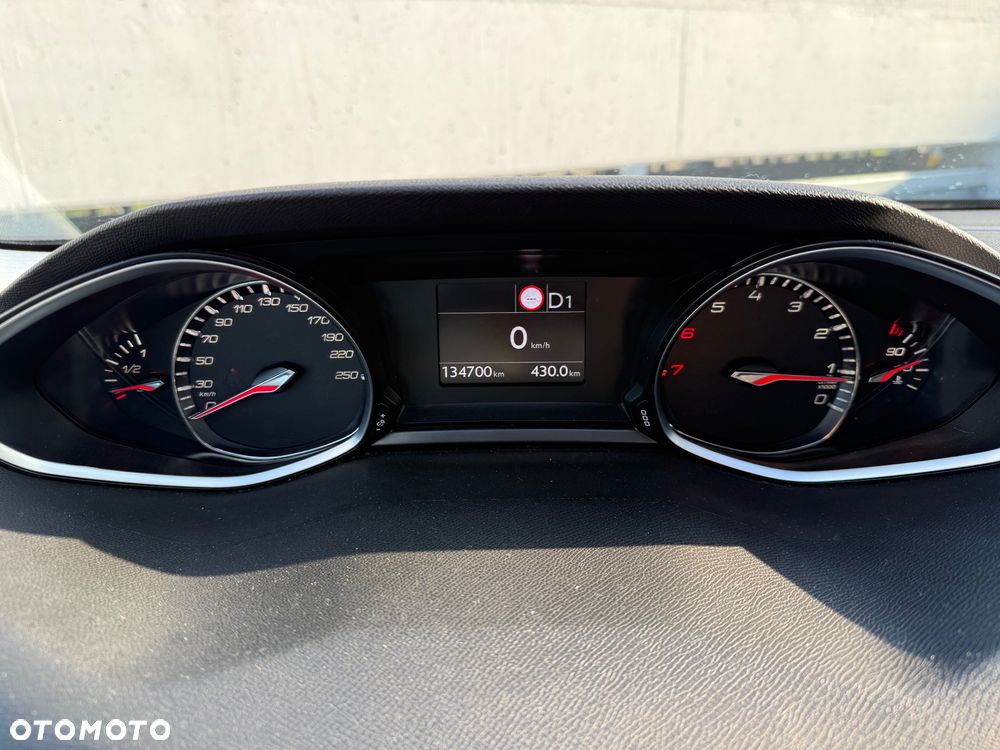 Peugeot 308 SW 1.2 PureTech GPF Allure S&S EAT8 - 18