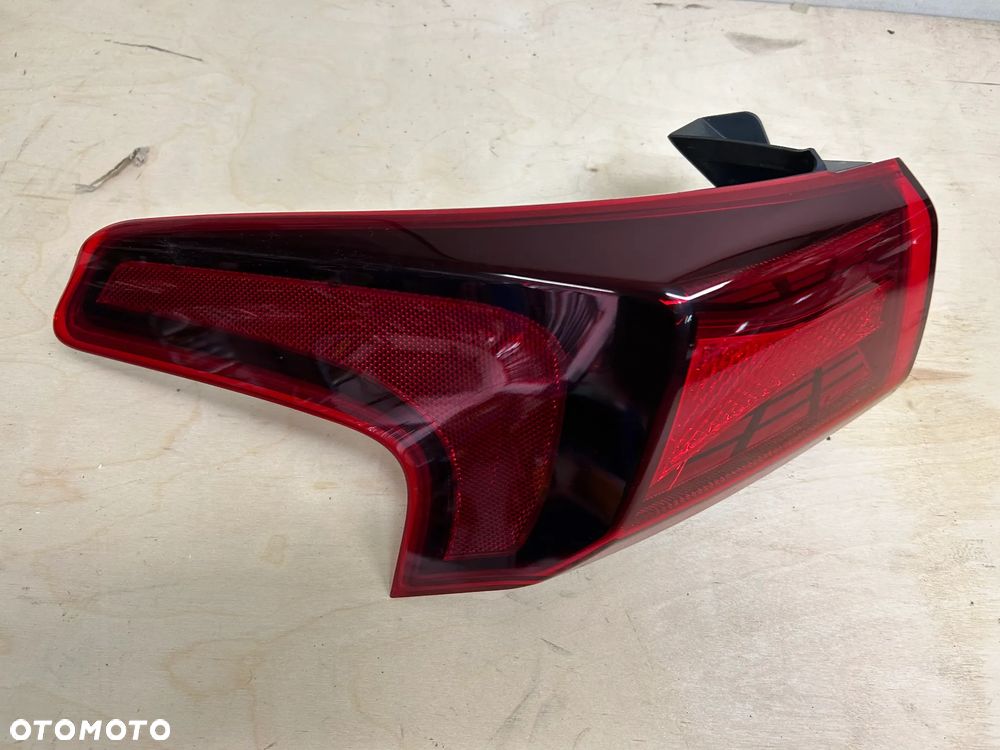 Lampa / reflektor tył | Tylny Hyundai Santa Fe IV - lewa strona (oryginalna) - 1