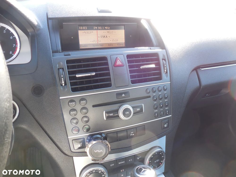 Mercedes-Benz Klasa C 180 CGI Automatik BlueEFFICIENCY - 20