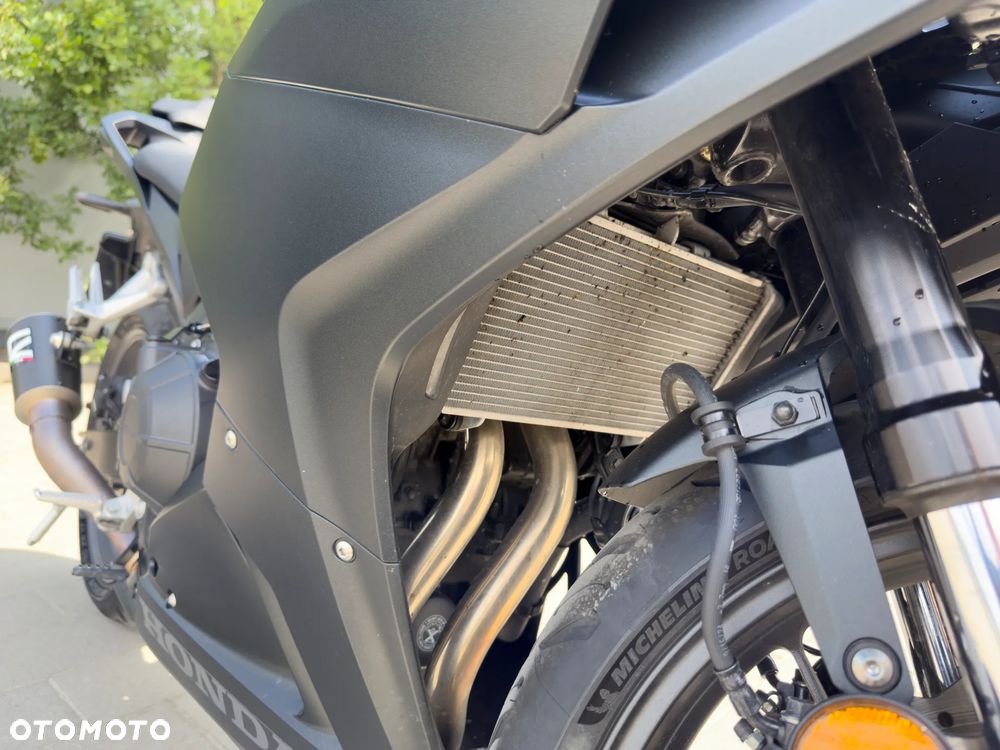 Honda CBR - 12