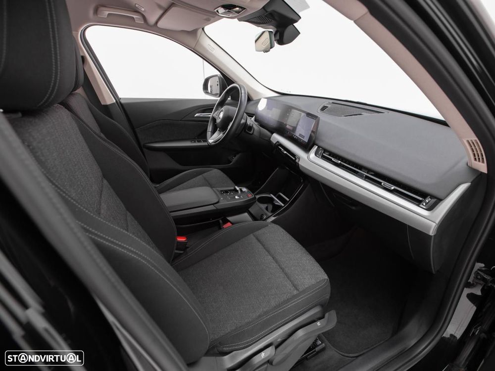 BMW iX1 eDrive20 - 10