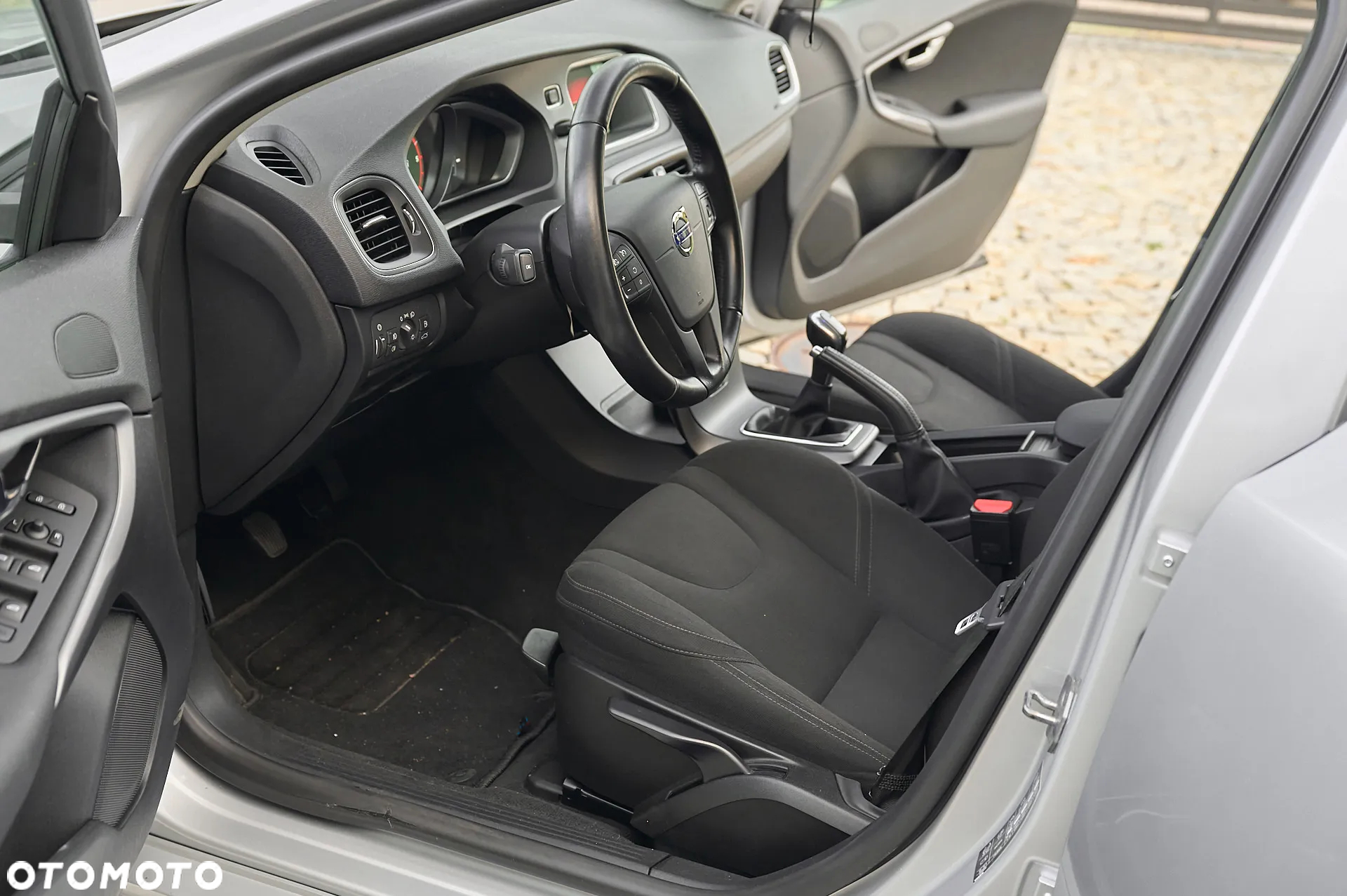 Volvo V40 D2 Momentum - 5