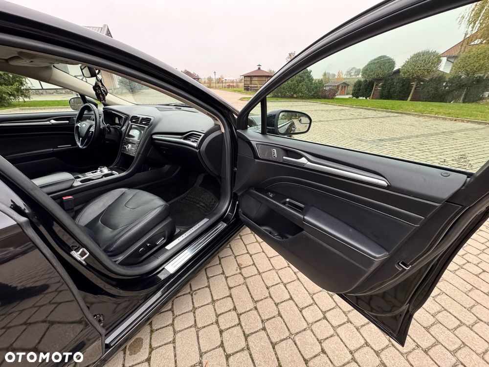 Ford Fusion 2.0 EcoBoost Titanium - 21