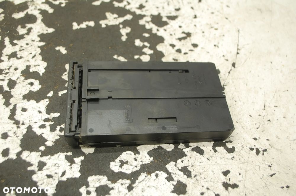 UCHWYT NA KUBEK CUPHOLDER 8E1862534H AUDI A4 B6 B7 8E1862534L 8E1862534 8E1862534F 8E1862534J - 24