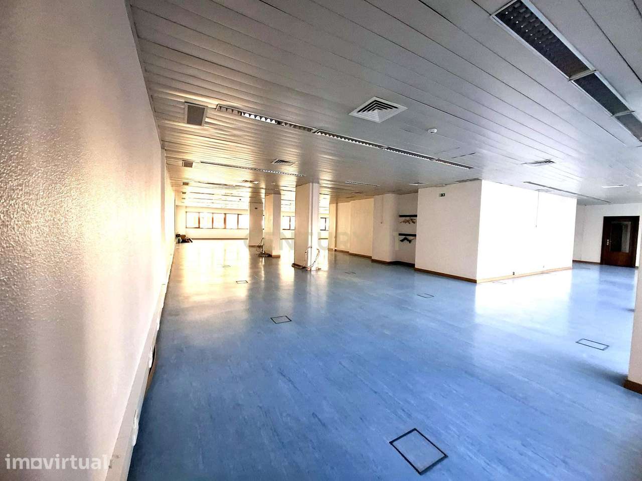 Escritório de 217 m² com  Estacionamento – Laranjeiras - Grande imagem: 2/14