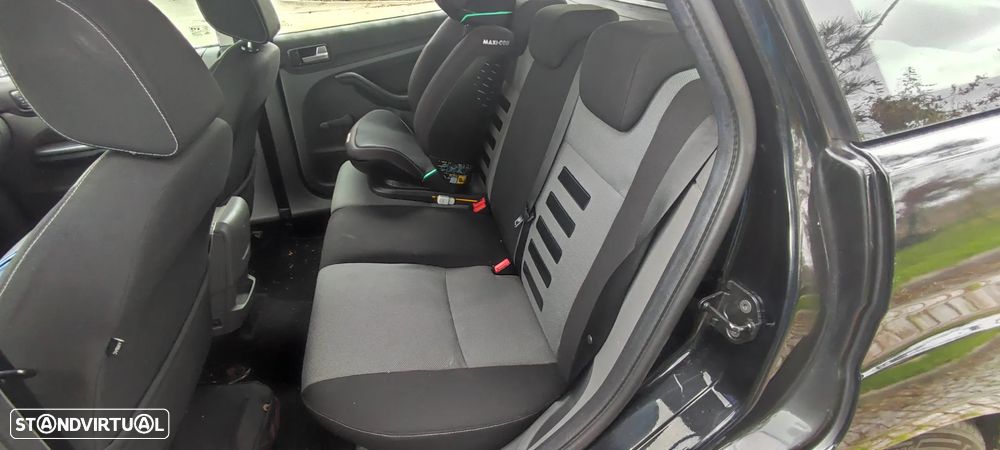 Ford Focus SW 1.4 Trend - 33