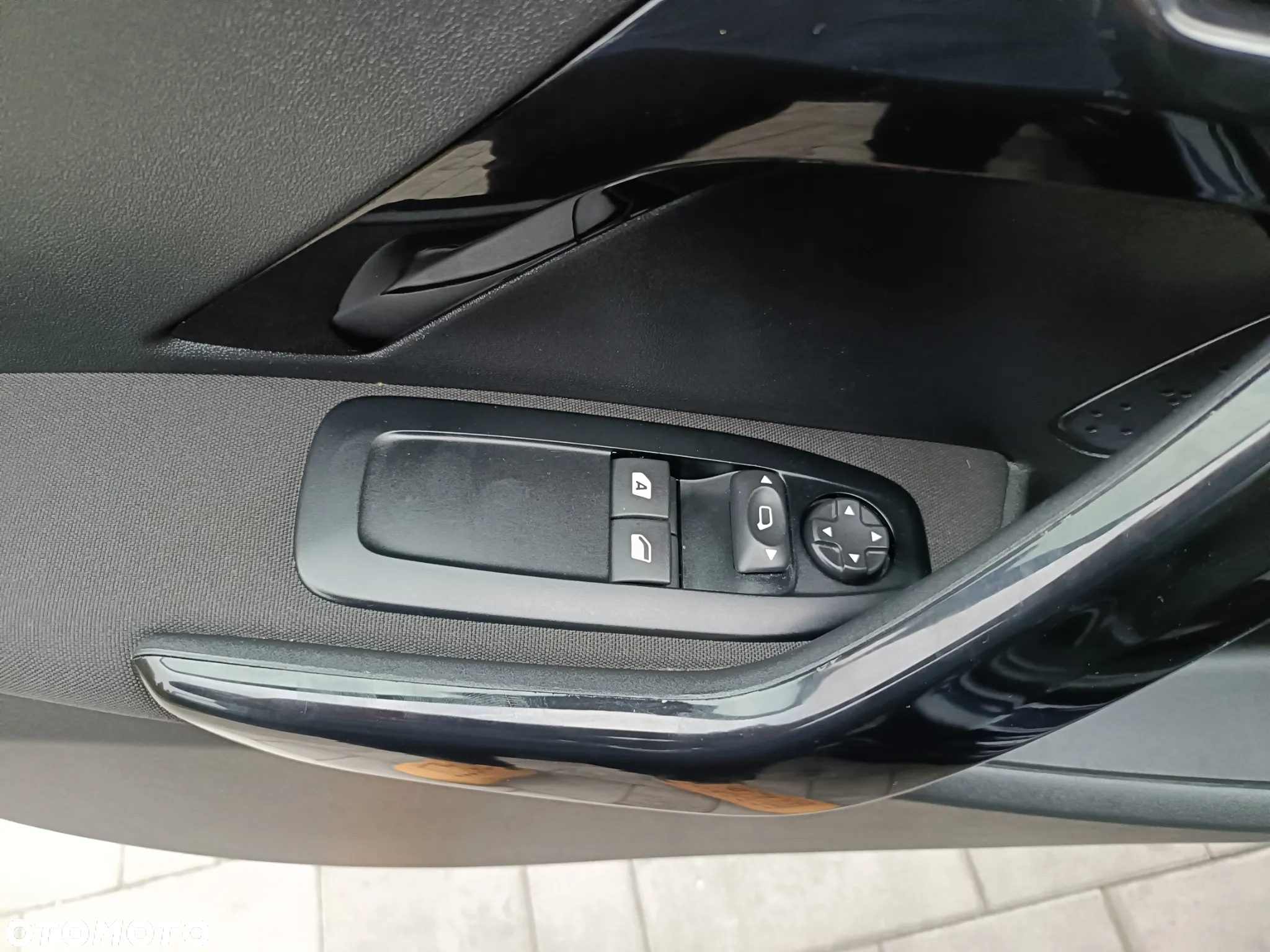 Peugeot 208 - 7