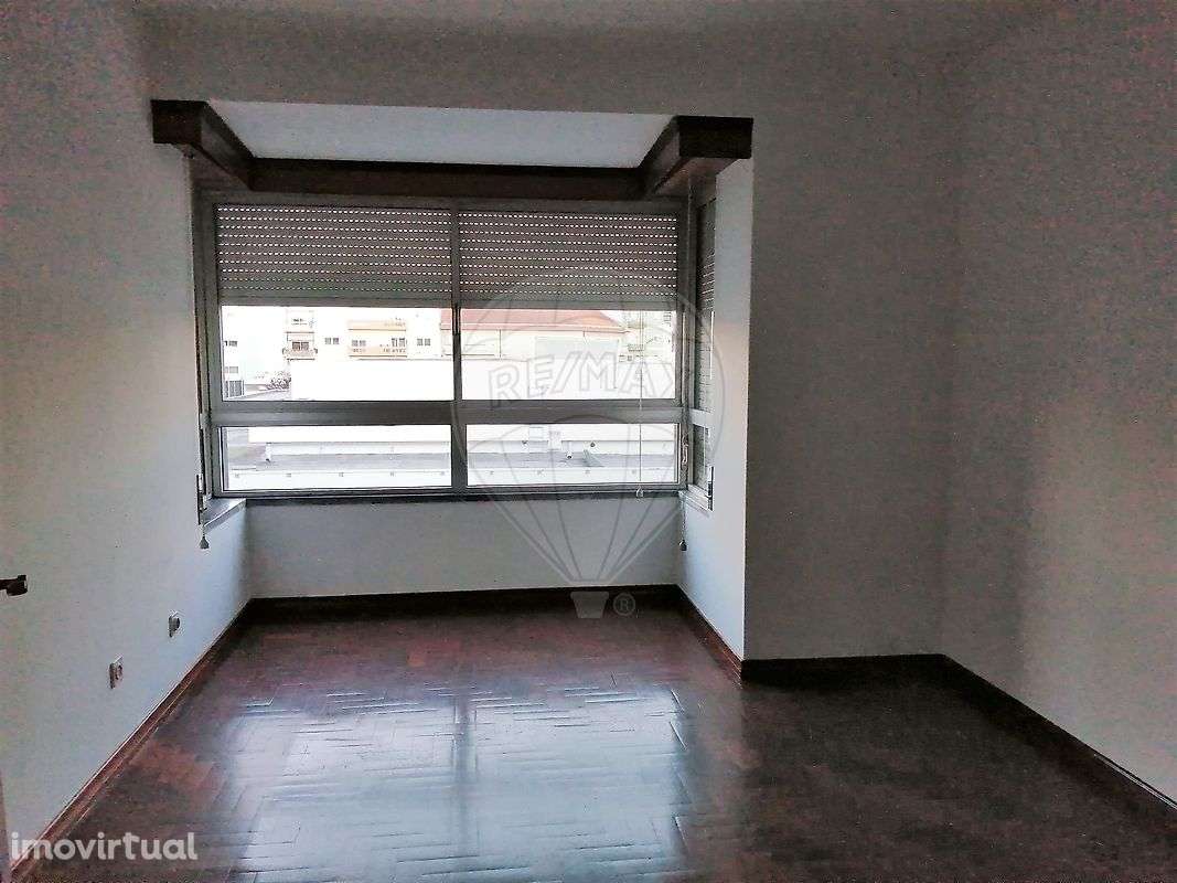 Apartamento T4 para venda - Grande imagem: 2/23
