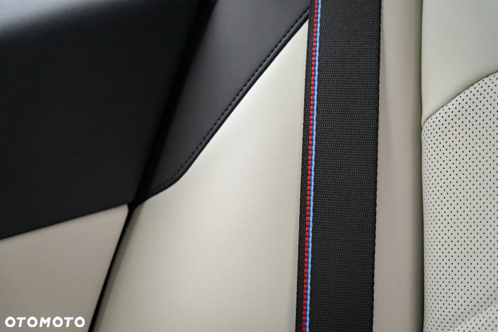BMW Seria 5 530e xDrive PHEV M Sport - 31