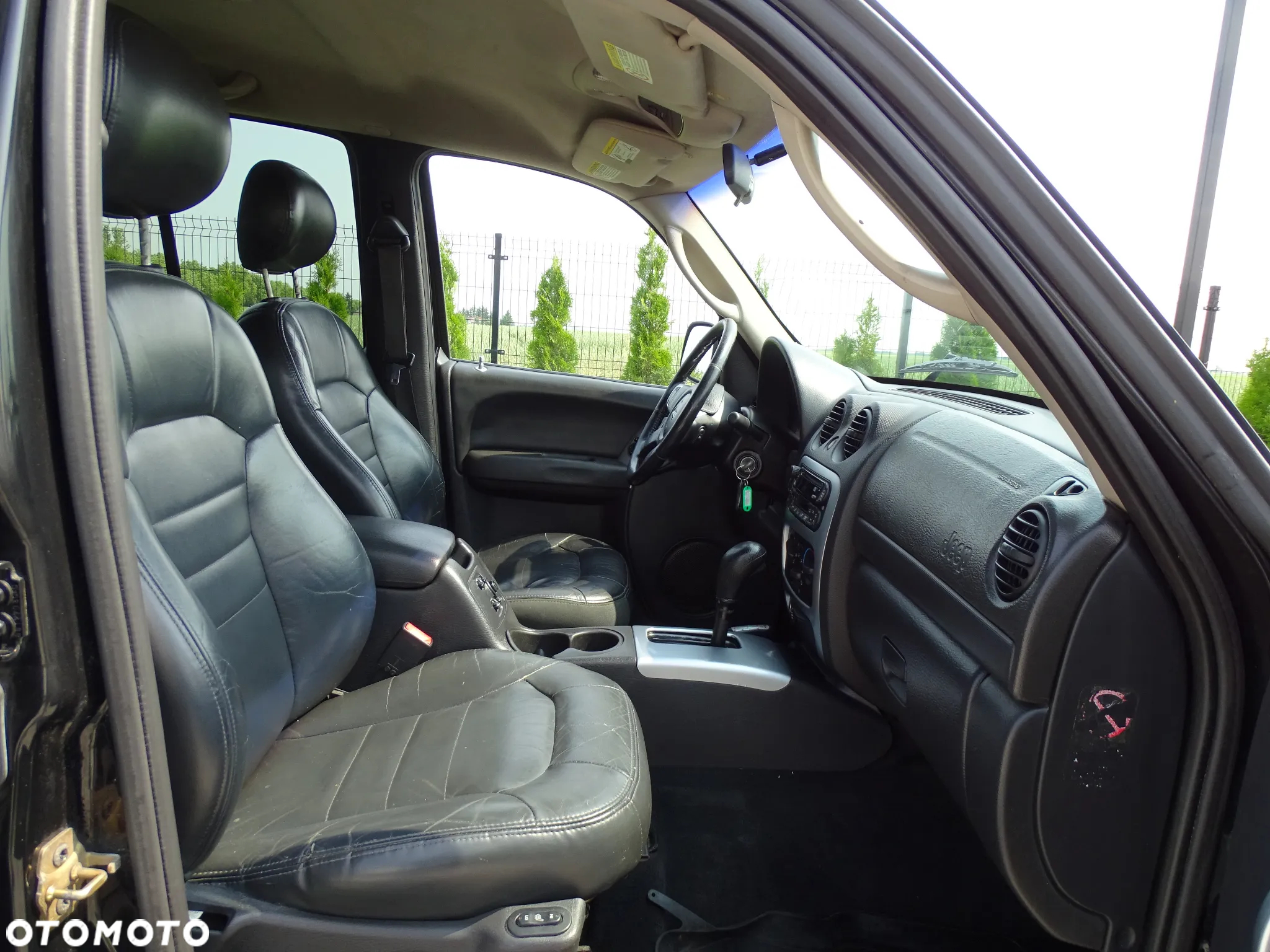 Jeep Liberty 3.7 4x4 - 14
