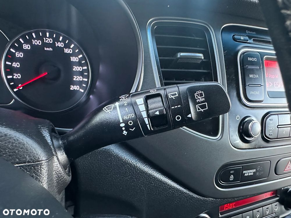 Kia Carens 1.7 CRDi Spirit - 27