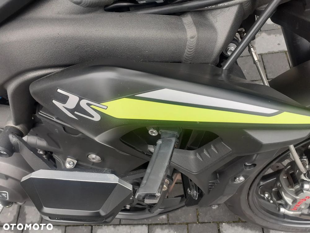 Triumph Street Triple - 17