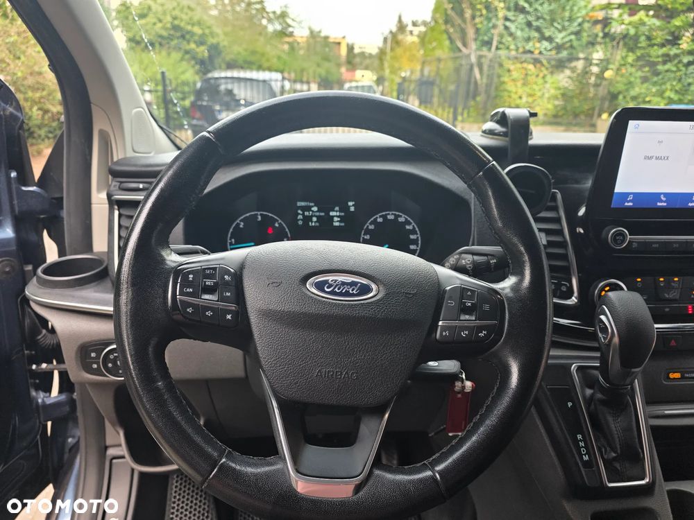 Ford Tourneo Custom - 10