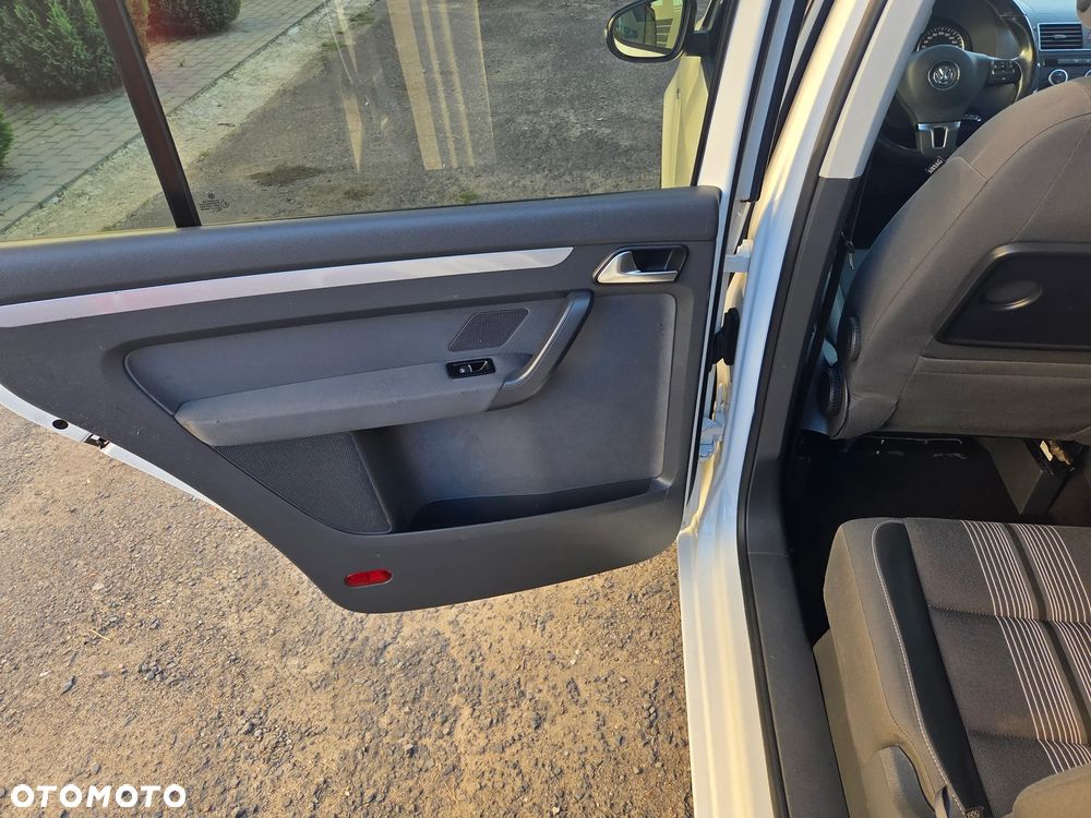 Volkswagen Touran 1.6 TDI DPF DSG MATCH - 27
