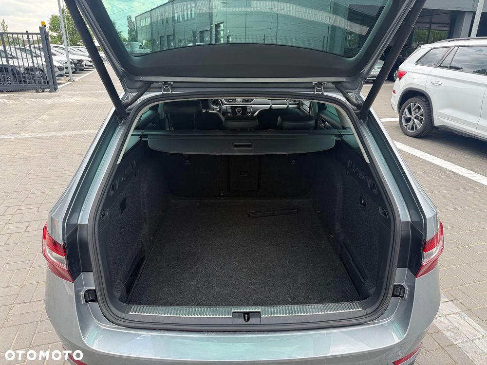 Skoda Superb 2.0 TDI Style DSG - 13