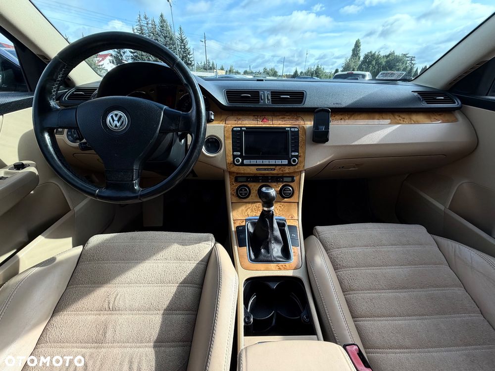 Volkswagen Passat 2.0 TDI DPF Highline - 8