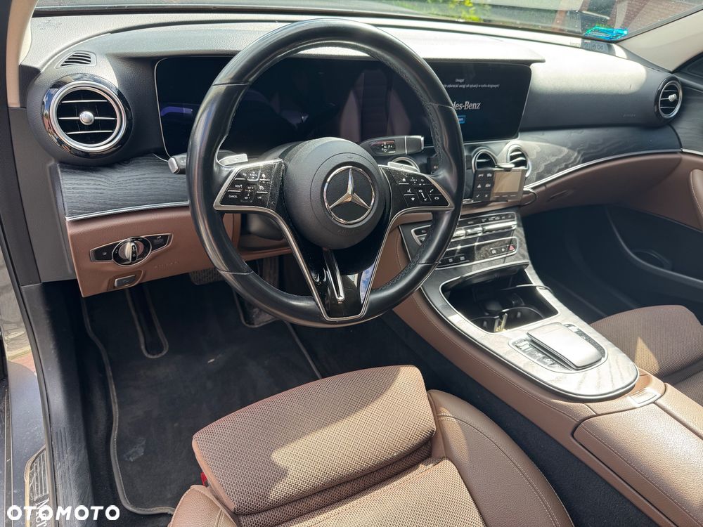 Mercedes-Benz Klasa E 200 4-Matic AMG - 9