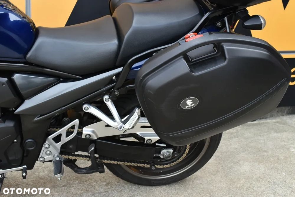 Suzuki GSX - 11