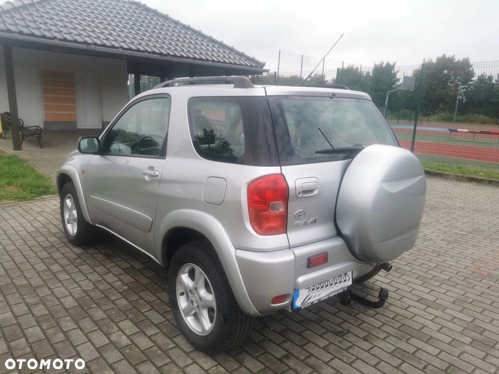 Toyota RAV4 2.0 VVT-i 4x4 - 4