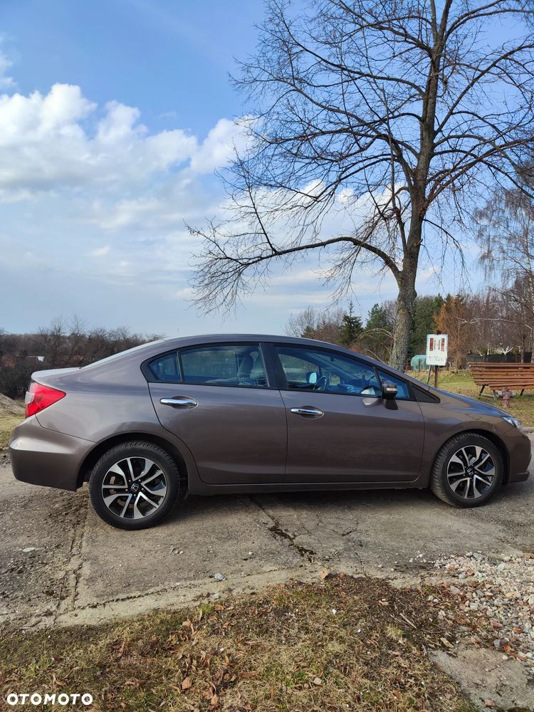 Honda Civic 1.8 Executive EU6 - 6
