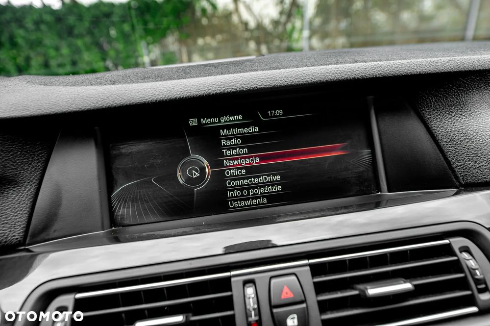 BMW Seria 5 530d xDrive - 35