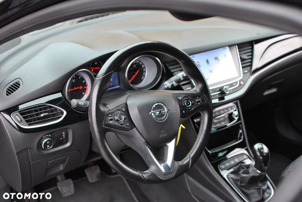 Opel Astra 1.4 T Dynamic - 19